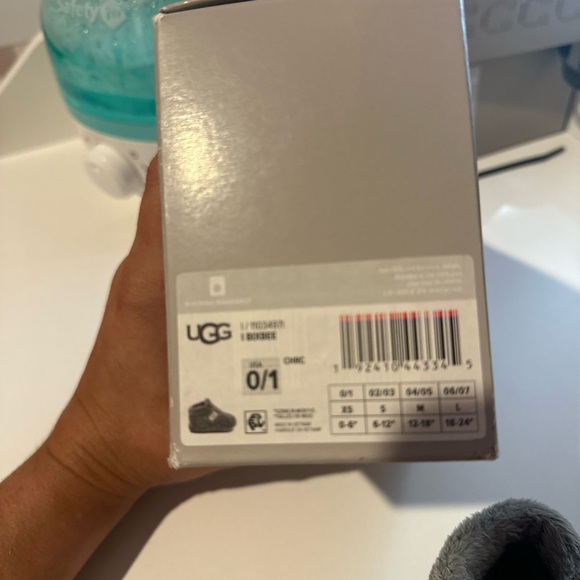 Ugg bixbee booties - Picture 3 of 4